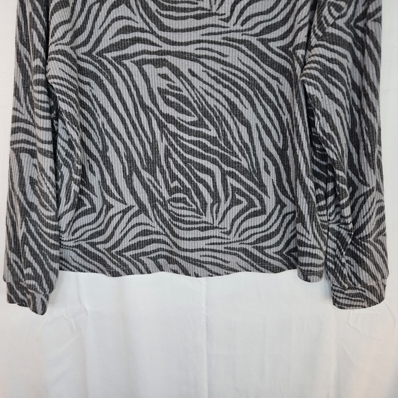 C&C California Womens Gray Zebra Print Hooded Shirt Sz XL Ribbed Super Soft - Picture 8 of 9